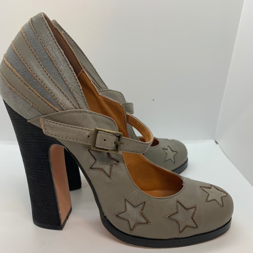 Super Cute N.Y.L.A. chunky heels in gray